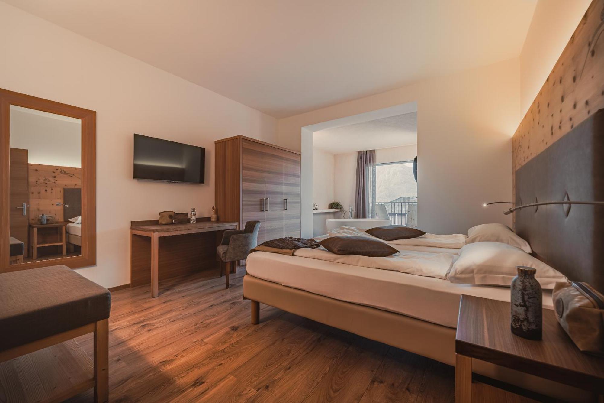 Cristallo Sport & Wellness Hotel Levico Terme Kamer foto
