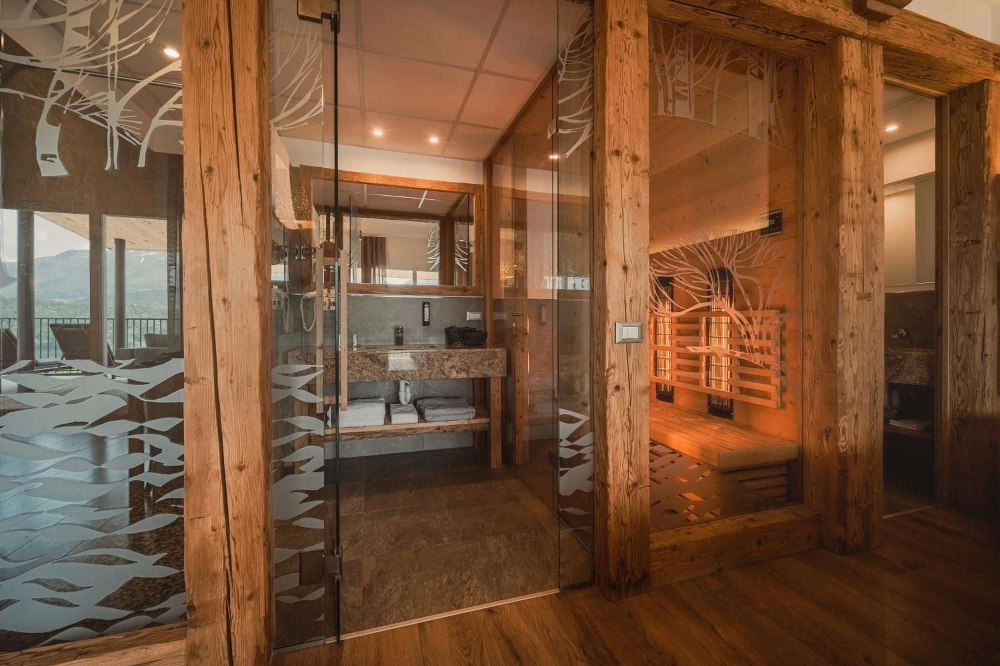 Cristallo Sport & Wellness Hotel Levico Terme Buitenkant foto