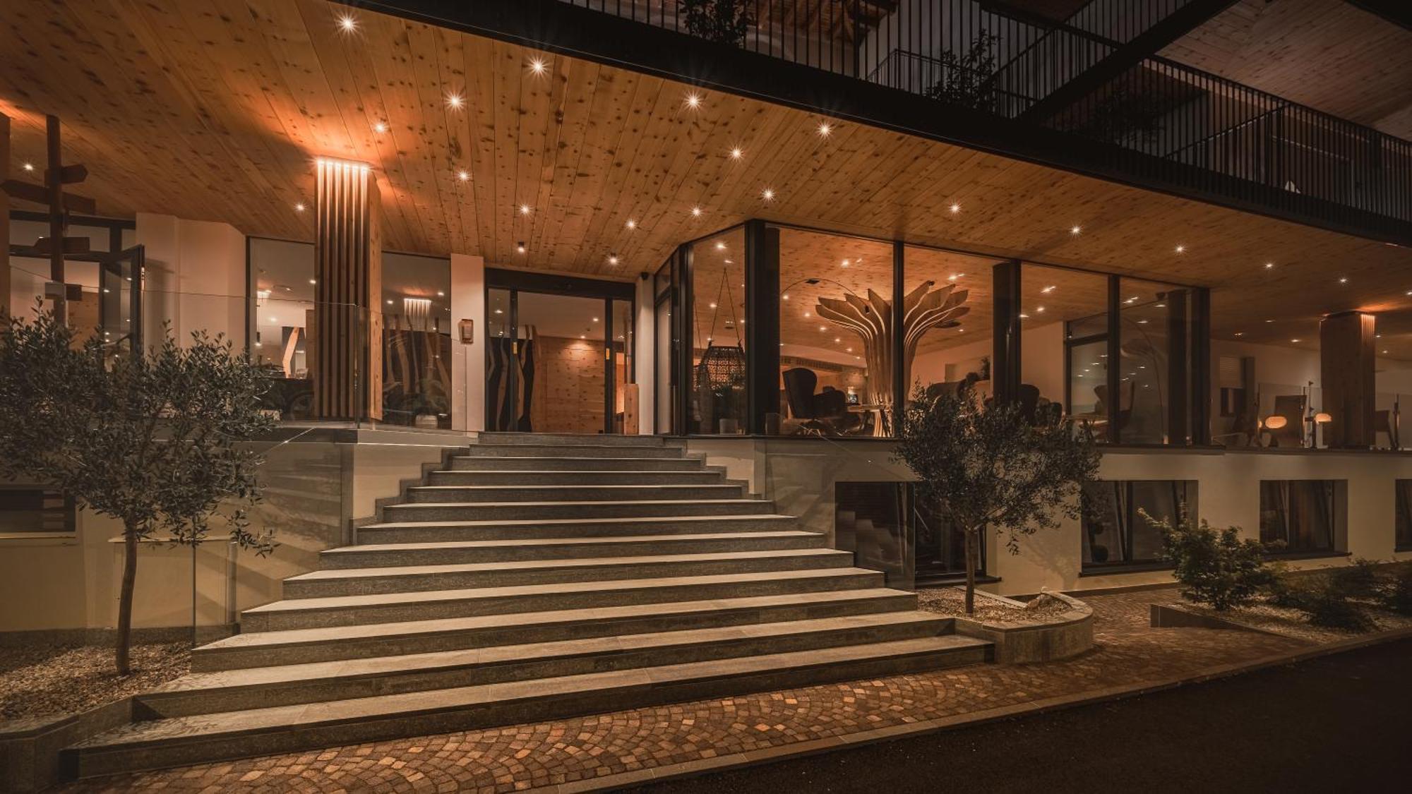 Cristallo Sport & Wellness Hotel Levico Terme Buitenkant foto
