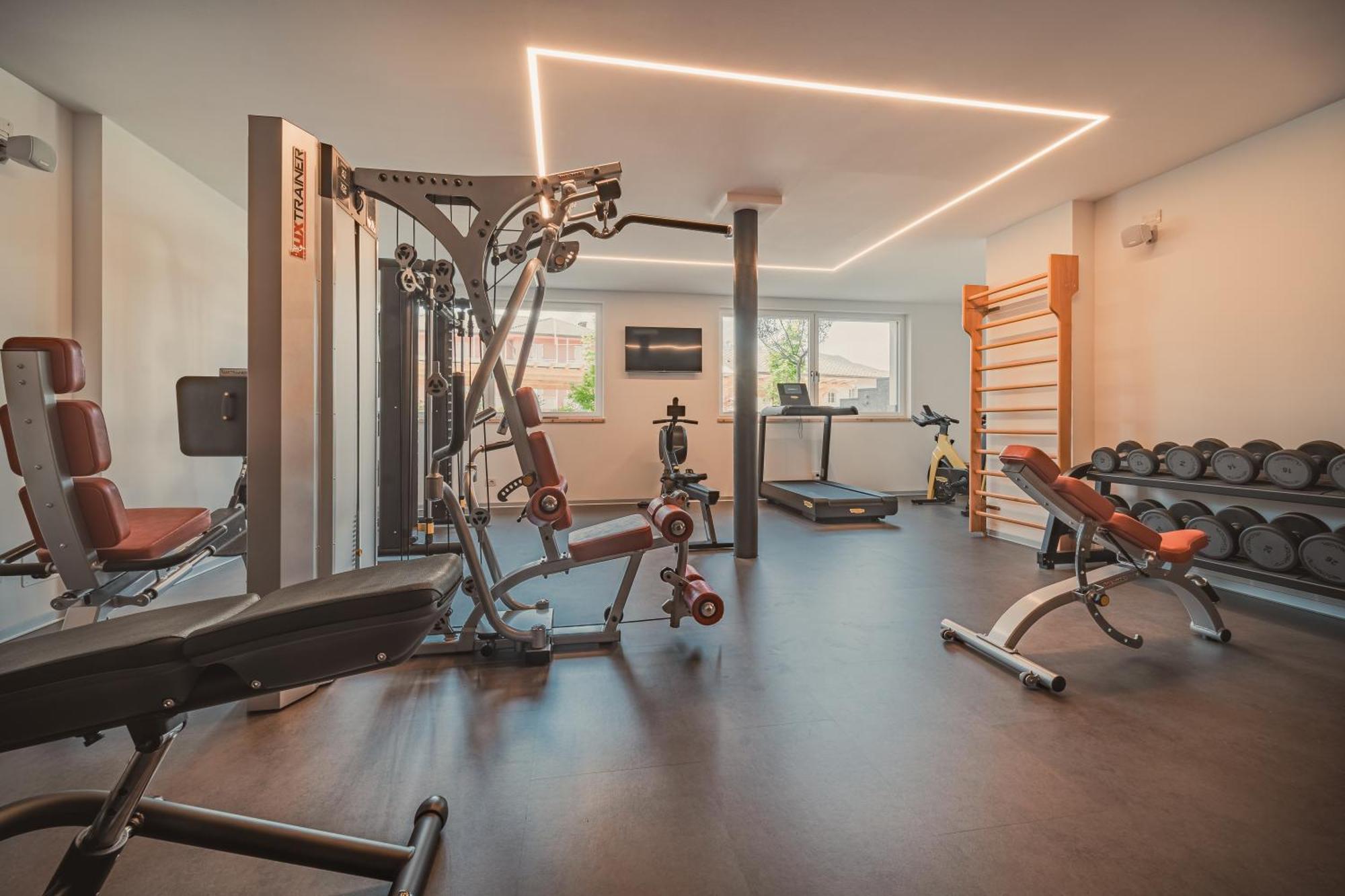 Cristallo Sport & Wellness Hotel Levico Terme Buitenkant foto